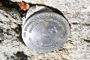 summit marker of mt robertson